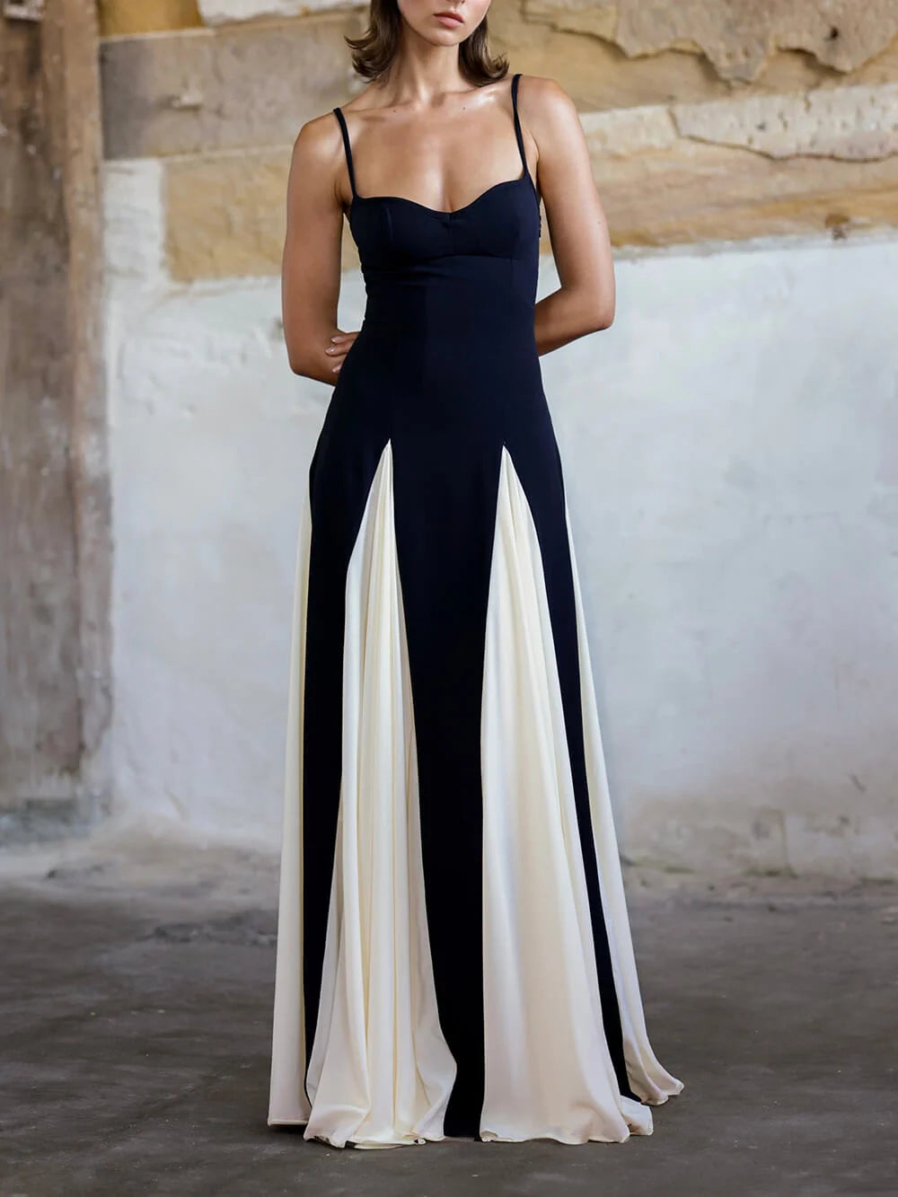 Monroe – Noir Maxi Dress