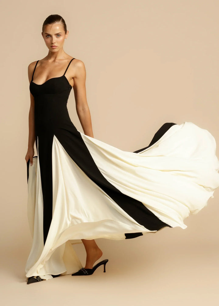 Monroe – Noir Maxi Dress